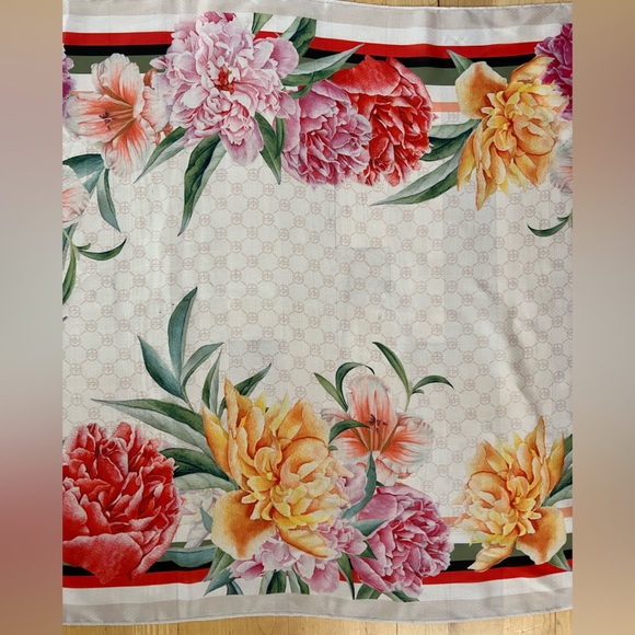 🌸🪷GIANI BERNINI Signature Tropical Hibiscus Floral Print Scarf—Est. 25.5”x 71” - Picture 10 of 16